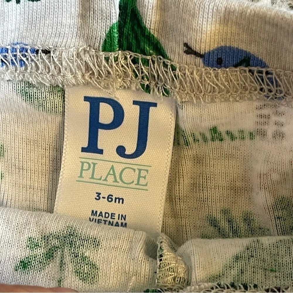 4 for 16$ PJ Place Hide and Seek Champion Infant Shirt and Short Set